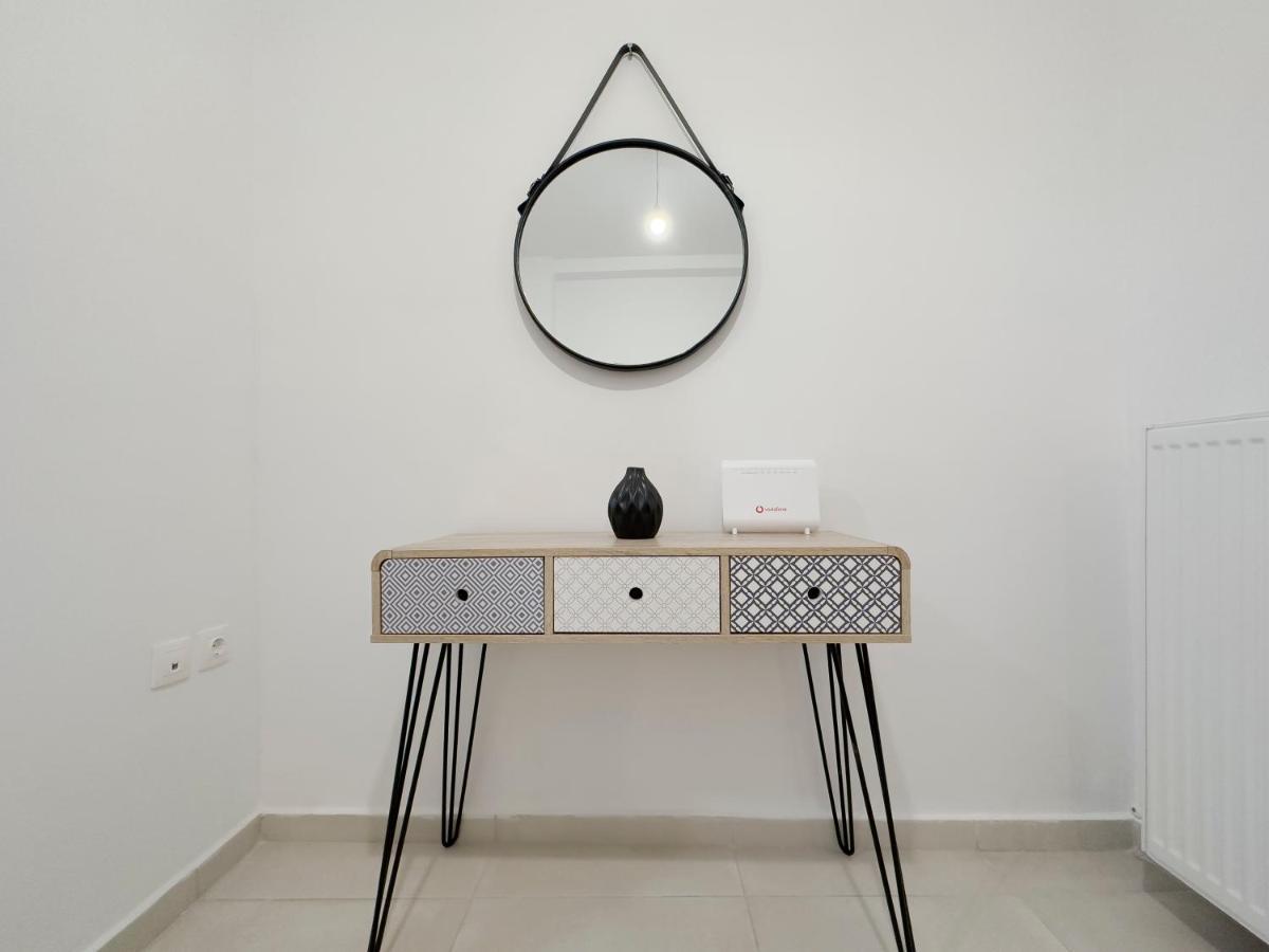 Aventura Comfortable 90Sqm Apt In Kato Patisia Apartment Athens Luaran gambar